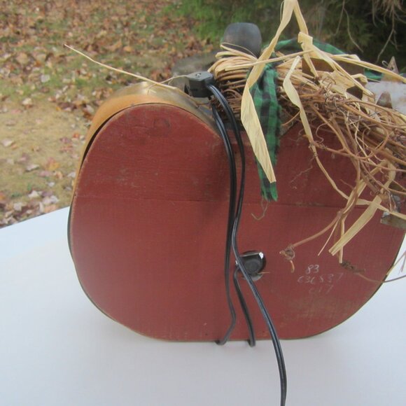 RUSTIC HALLOWEEN PUMPKIN DECOR, WOOD & METAL DESIGN LIGHTS UP - Picture 2 of 5